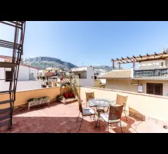 Appartamento a reddito con terrazze panoramiche