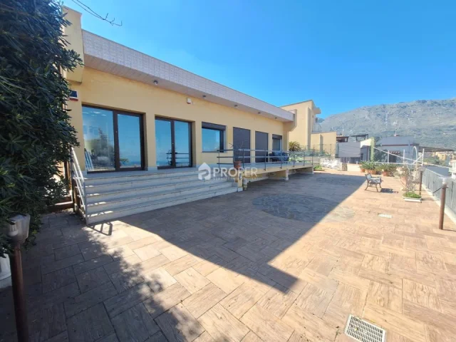 Appartamenti in Vendita - Villa unifamiliare panoramica in vendita