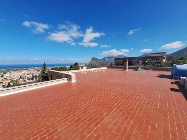 Appartamenti in Vendita - Villa unifamiliare panoramica in vendita