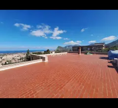 Appartamenti in Vendita - Villa unifamiliare panoramica in vendita