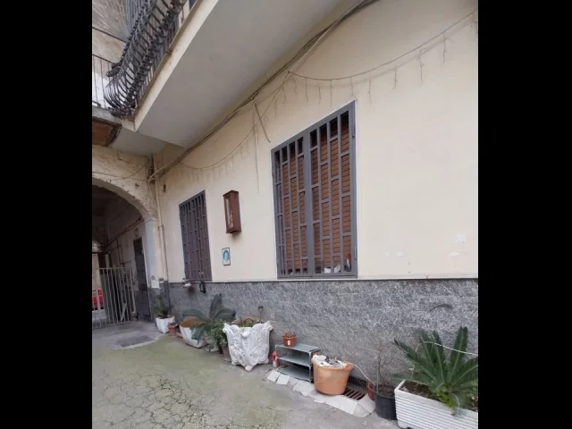 Appartamenti in Vendita - Appartamento in corte al piano terra