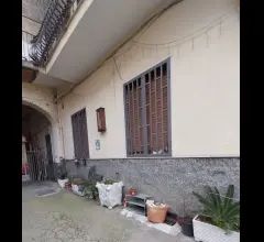 Appartamenti in Vendita - Appartamento in corte al piano terra