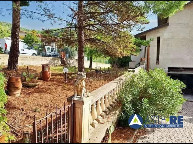 Appartamenti in Vendita - Abitazione di tipo civile - via poligono, n. 3