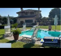 - via delle nettunense nuova, 93, 00047 marino rm, italia