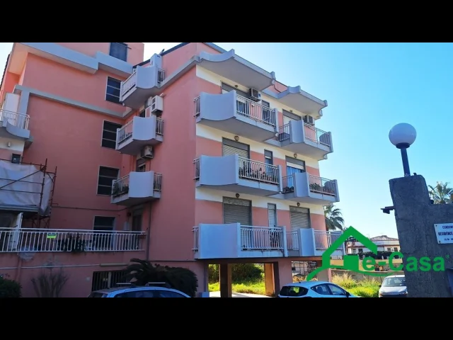 Appartamenti in Vendita - Vsa301 mili moleti,ampio trivani + servizi e verande,p.auto