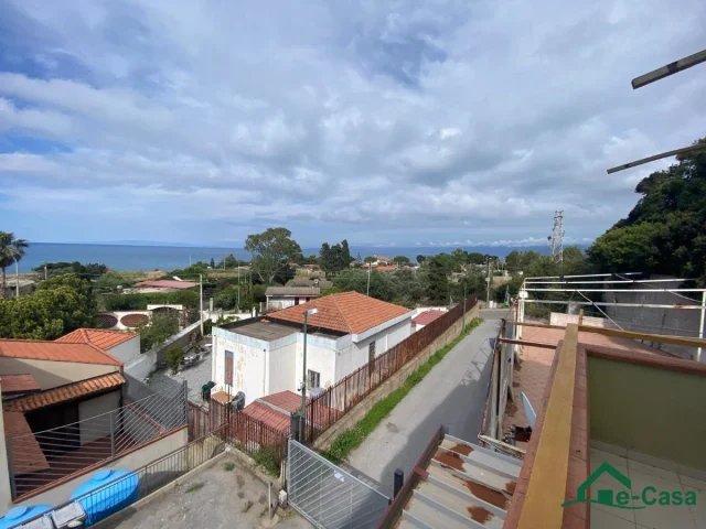 Appartamenti in Vendita - Acqualadrone, bivani piu' servizi, panoramicissimo