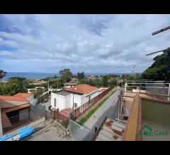 Appartamenti in Vendita - Acqualadrone, bivani piu' servizi, panoramicissimo