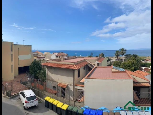 Appartamenti in Vendita - Acqualadrone, bivani piu' servizi, panoramicissimo