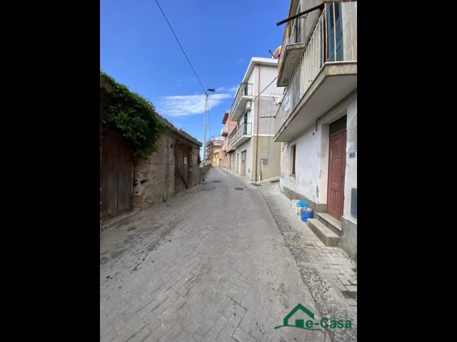 Appartamenti in Vendita - Appartamento terratetto  in vendita via umberto i 160