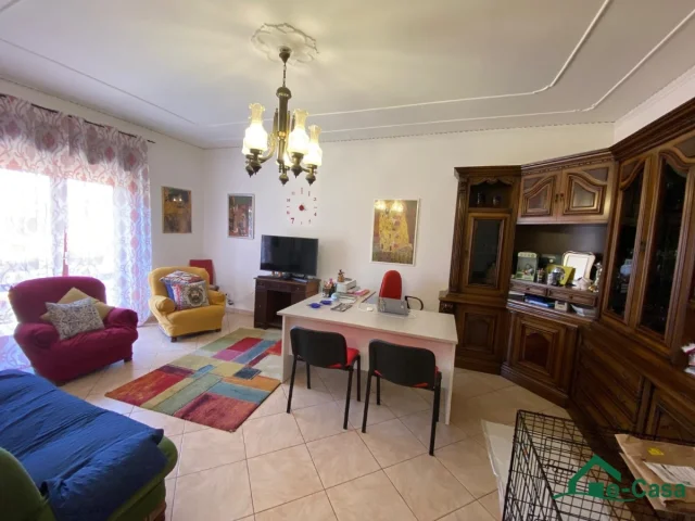 Appartamenti in Vendita - Appartamento a ventico marina via siracusano