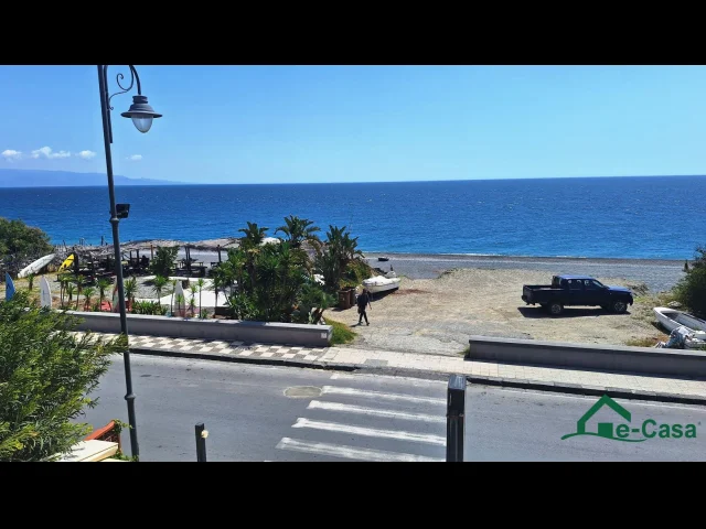 Vsa371 nizza di sicilia,stabile fronte mare con ampio garage
