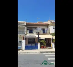 Appartamenti in Vendita - Vsa371 nizza di sicilia,stabile fronte mare con ampio garage