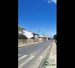 Appartamenti in Vendita - Vsa371 nizza di sicilia,stabile fronte mare con ampio garage