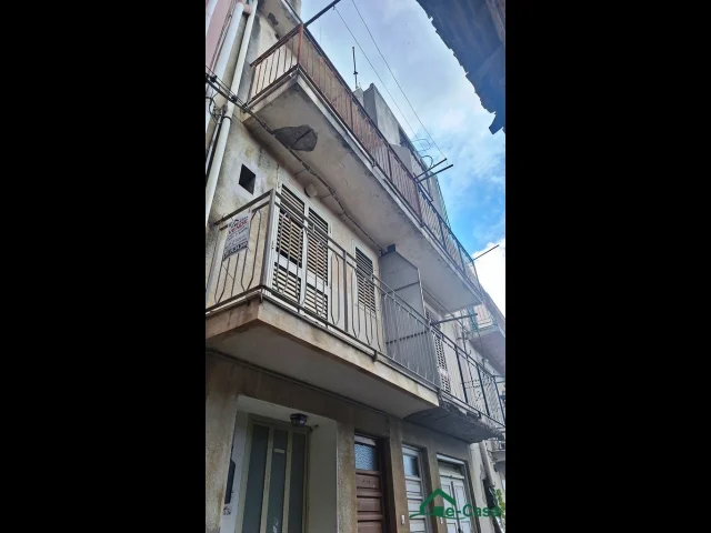 Appartamenti in Vendita - Vsa329 , tipoldo casa su piu' livelli, euro 9.500,00