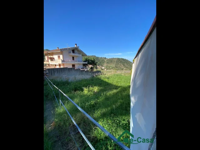 Appartamenti in Vendita - Terreno edificabile a saponara in localita' collina del mare