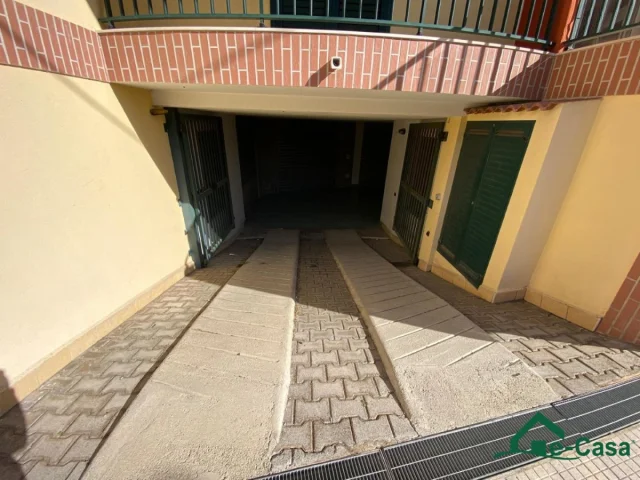Appartamenti in Vendita - Due garage in edificio di recente costruzione  -  anno 2016 via liotta n°9 villafranca tirrena