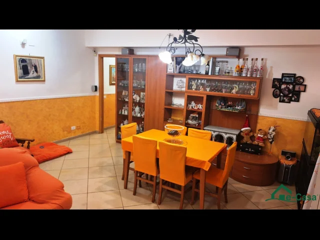 Appartamenti in Vendita - Vsa337 villaggio aldisio, piano terra con ampio cortile