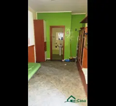 Appartamenti in Vendita - Vsa361 casa singola con giardino e deposito
