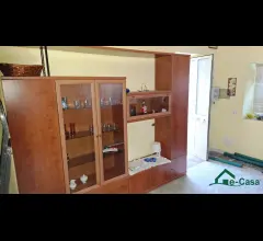 Appartamenti in Vendita - Vsa361 casa singola con giardino e deposito