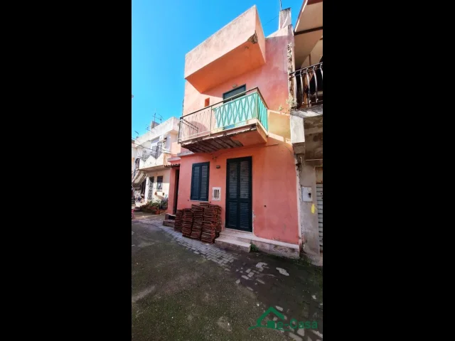 Vsa359 galati s.lucia , casa singola su due piani
