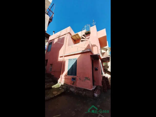 Appartamenti in Vendita - Vsa359 galati s.lucia , casa singola su due piani
