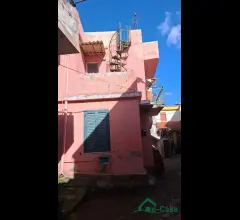Appartamenti in Vendita - Vsa359 galati s.lucia , casa singola su due piani
