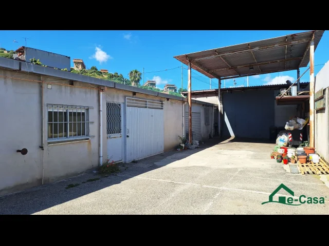 Vsa373 messina centro, deposito 100 mq con accesso carrabile