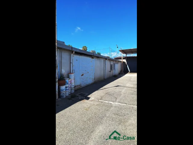Appartamenti in Vendita - Vsa373 messina centro, deposito 100 mq con accesso carrabile