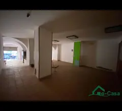 Appartamenti in Vendita - Locale commerciale in posizione strategica  -  perfetto per la ristorazione o altra attivit