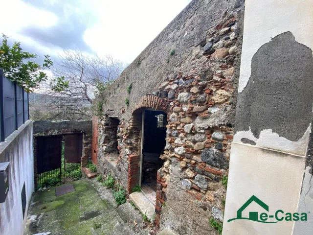 🏡 in vendita  -  rudere semi indipendente a torregrotta (me) 🏡