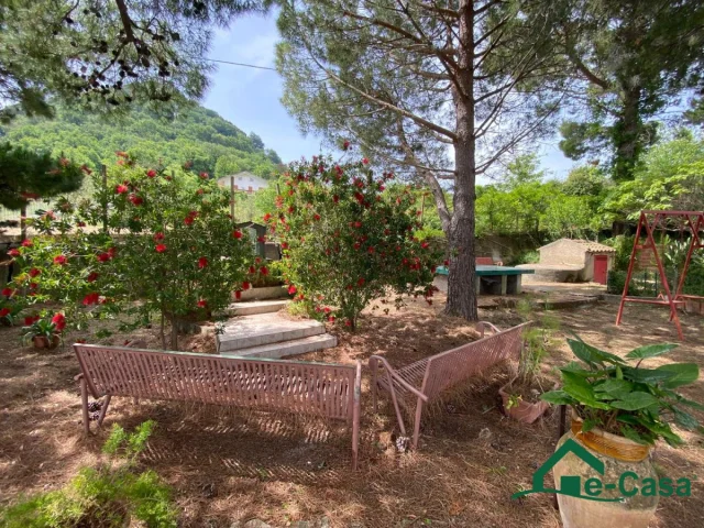 Appartamenti in Vendita - Vsg397 villetta indipendente con terreno agricolo e vista mare contrada napperi, s.lucia