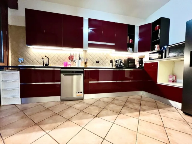 Appartamenti in Vendita - 3 camere - correggio