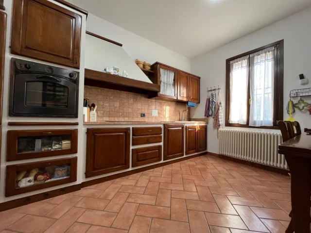 Appartamenti in Vendita - Casa abbinata - correggio