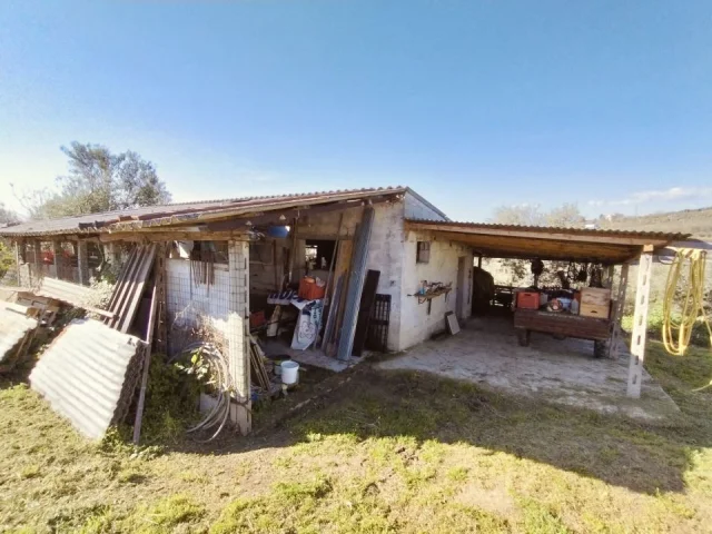 Appartamenti in Vendita - Moscufo (pe) abruzzo, terreno edificabile con magazzino