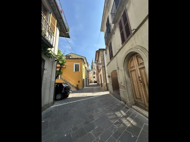 Appartamenti in Vendita - Casa in centro storico in vendita