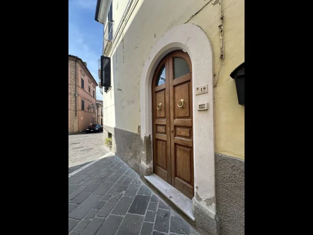 Appartamenti in Vendita - Casa in centro storico in vendita