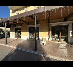 Appartamenti in Vendita - Locale commerciale in vendita, fronte mare a silvi marina