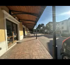 Appartamenti in Vendita - Locale commerciale in vendita, fronte mare a silvi marina
