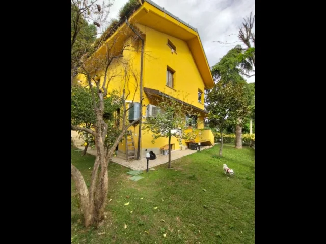 Appartamenti in Vendita - Villa signorile con giardino pescara colli, abruzzo