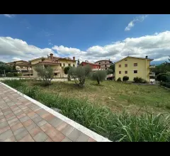 Appartamenti in Vendita - Terreno edificabile a torricella sicura, zona residenziale!
