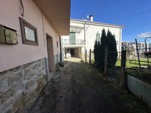 Appartamenti in Vendita - Dimora rurale in vendita a bascianella
