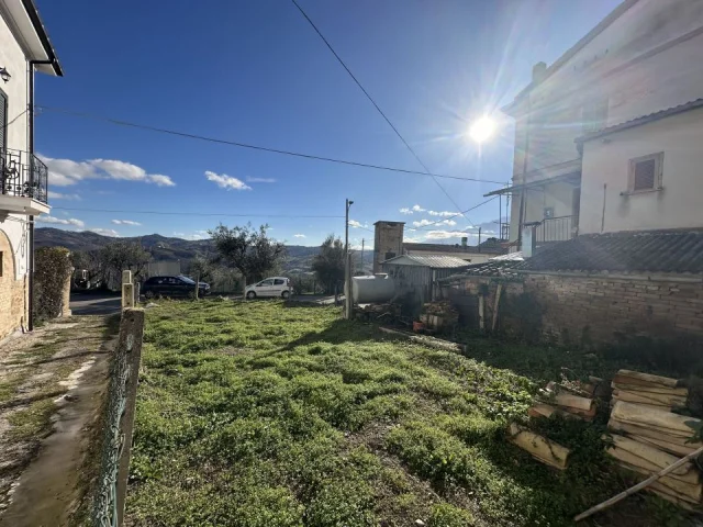 Appartamenti in Vendita - Dimora rurale in vendita a bascianella
