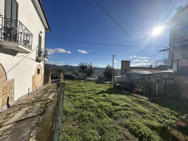Appartamenti in Vendita - Dimora rurale in vendita a bascianella