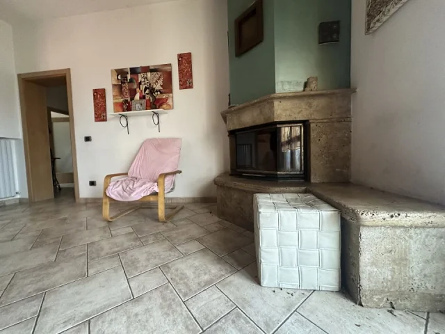 Appartamenti in Vendita - Spazioso appartamento in vendita nel comune di canzano
