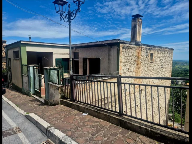 Casa il lupo