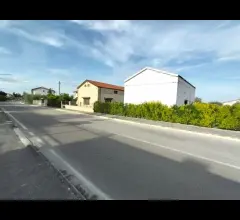 Canosa sannita villa con garage, terreno edificabile.