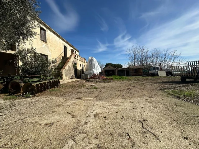 Casolare più terreno in vendita a mosciano sant'angelo