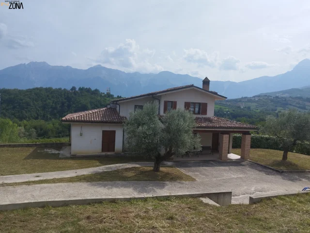 Villa - c.da cade di renzo