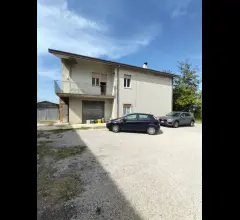 Appartamenti in Vendita - Casale e terreno a giuliano teatino