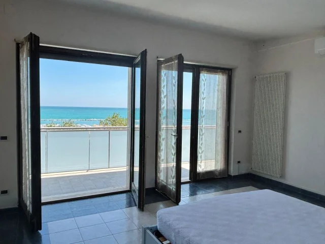 Appartamenti in Vendita - Prestigioso attico su tre livelli con terrazza privata